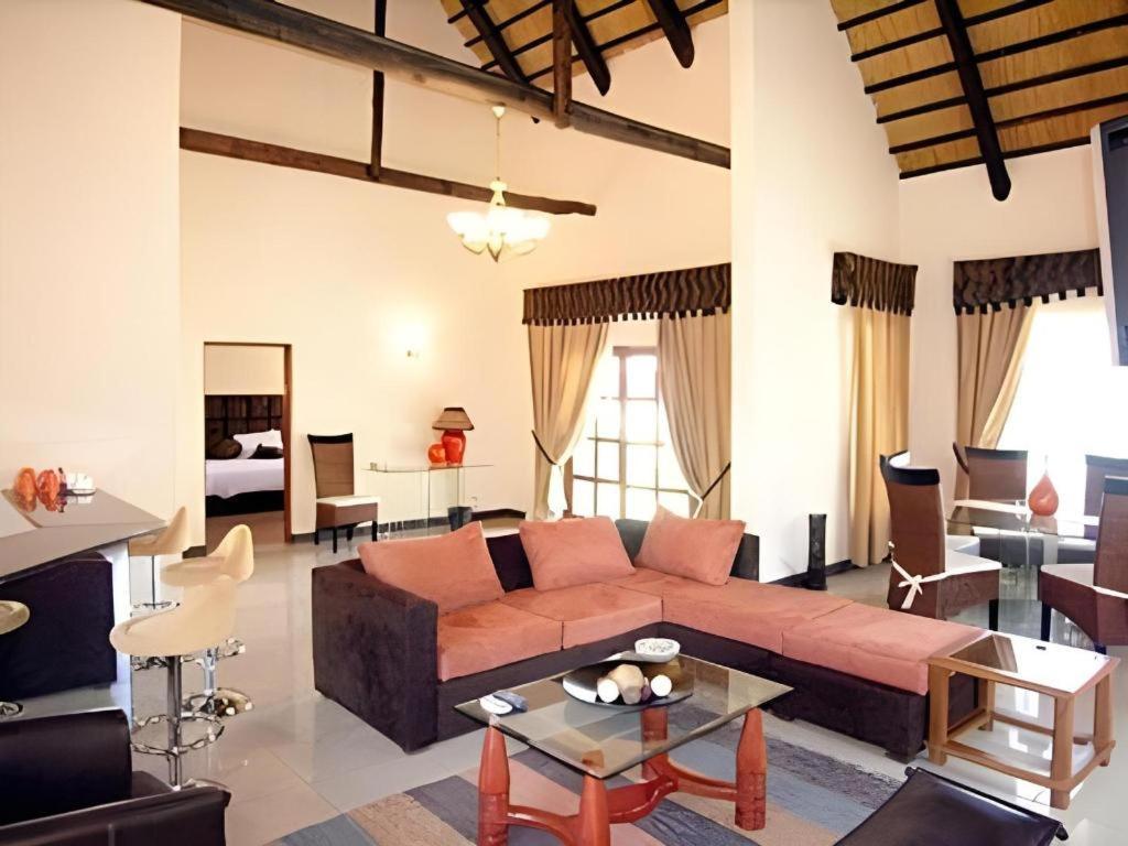 Chrismar Hotel Livingstone Bagian luar foto